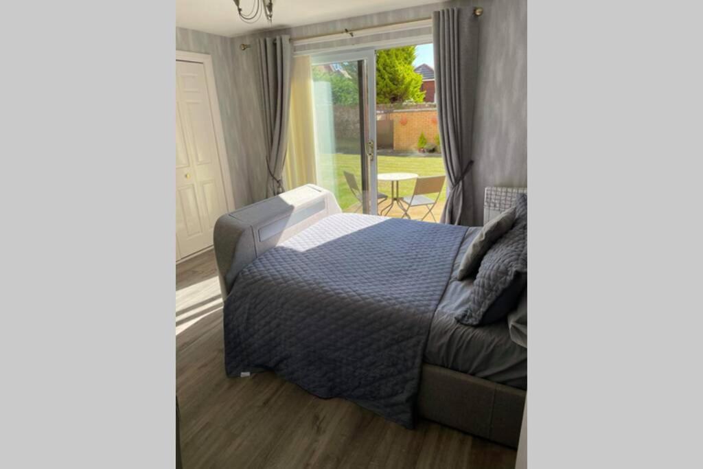 Largs Sea Front, Modern Apartment Exterior photo