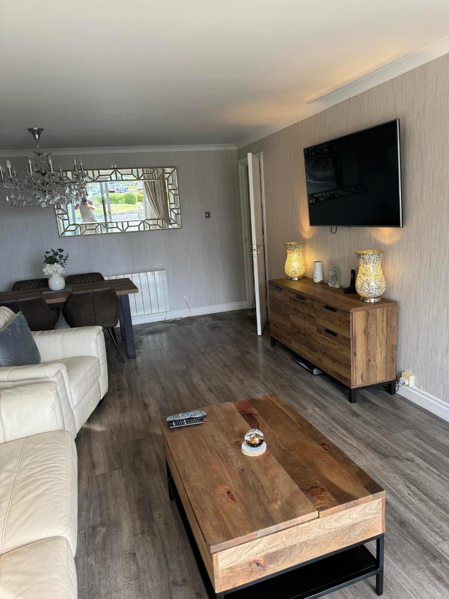 Largs Sea Front, Modern Apartment Room photo